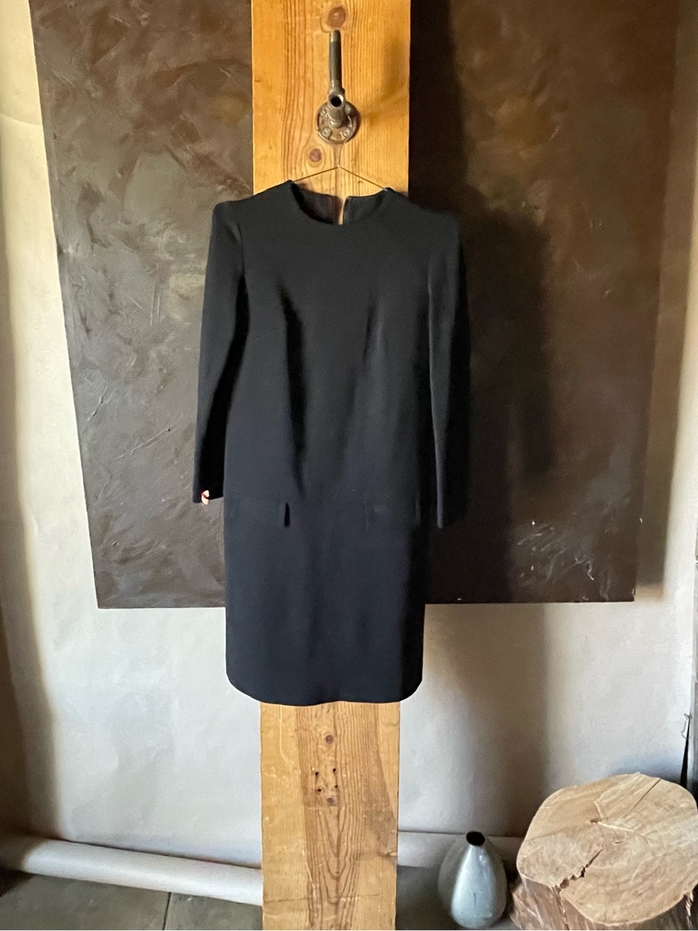 Elegant Black Long-Sleeve Sheath Dress